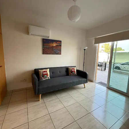 Welcome To 50m From The Beachfront Apartamento Larnaca