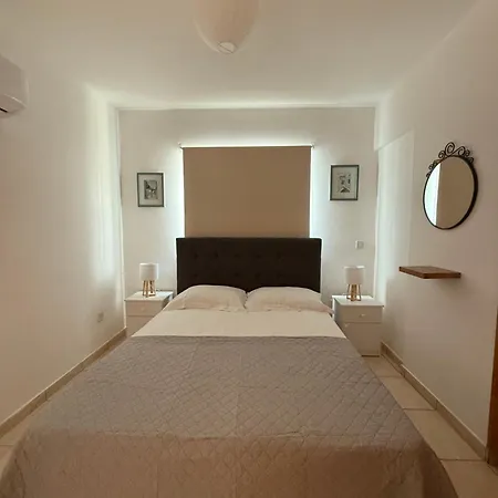 Welcome To 50m From The Beachfront * Lárnaca