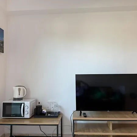 Welcome To 50m From The Beachfront Lárnaca